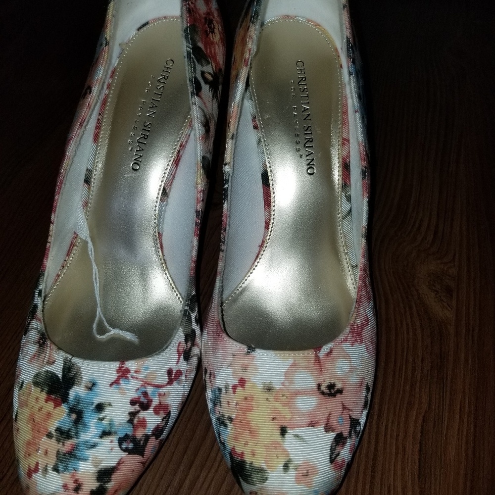Shoes - Picture 2 of 3